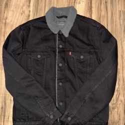 New Men’s Size Medium Levi’s Sherpa Jacket 