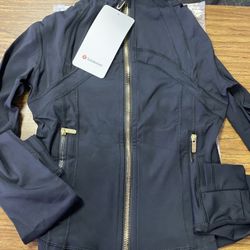Defined Black Lululemon Jacket Find Zipper