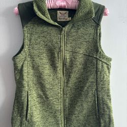 ✨ NEW OLIVE GREEN ZIP VEST SIZE SMALL ARMY GREEN ✨