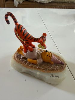 Disney "Winnie the Pooh & Tigger" Ron Lee Sculpture Signed & Numbered  - 1997
