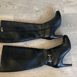 Size 6 Women’s Leather Boots 