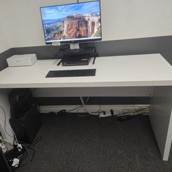 New (in the box) Kathy Ireland Echo Desk