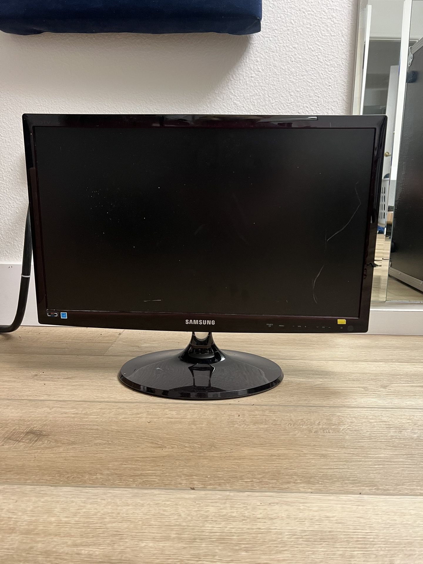 SAMSUNG T22B350ND Rose Black 21.5" 5ms HDMI*2 Widescreen LED-Backlit LCD Monitor 250 cd/m2 1000:1 Built-in Speakers