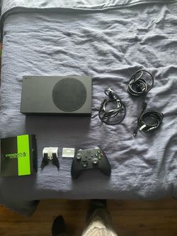 Xbox Series S 1 TB black with Strikepack Horizon