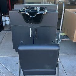 Hair wash station portal self-contained