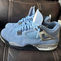 UNC Jordan 4’s