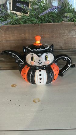 Johanna Parker tea pot