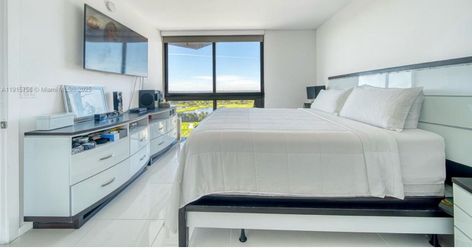 6 pcs Bedroom set for sale Doral