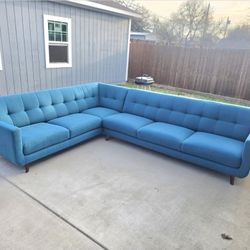 Sectional Couch Great Condition 