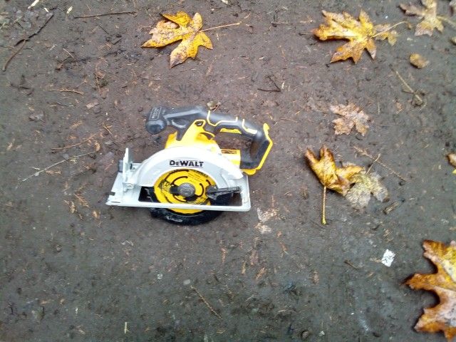 DeWalt Brushless 20 Volt Cordless Skill Saw