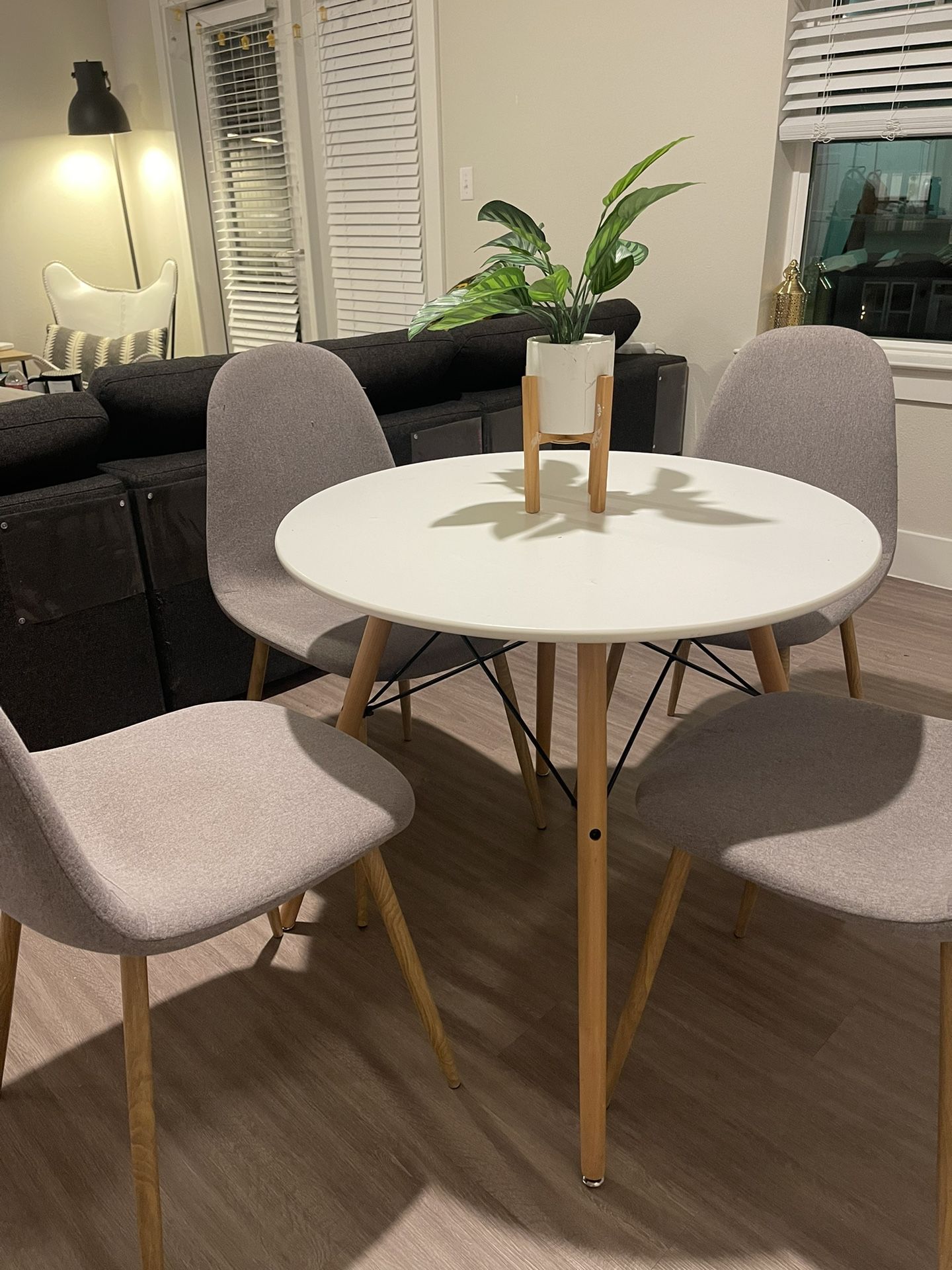 Modern Small Dining Table With 4 Chairs