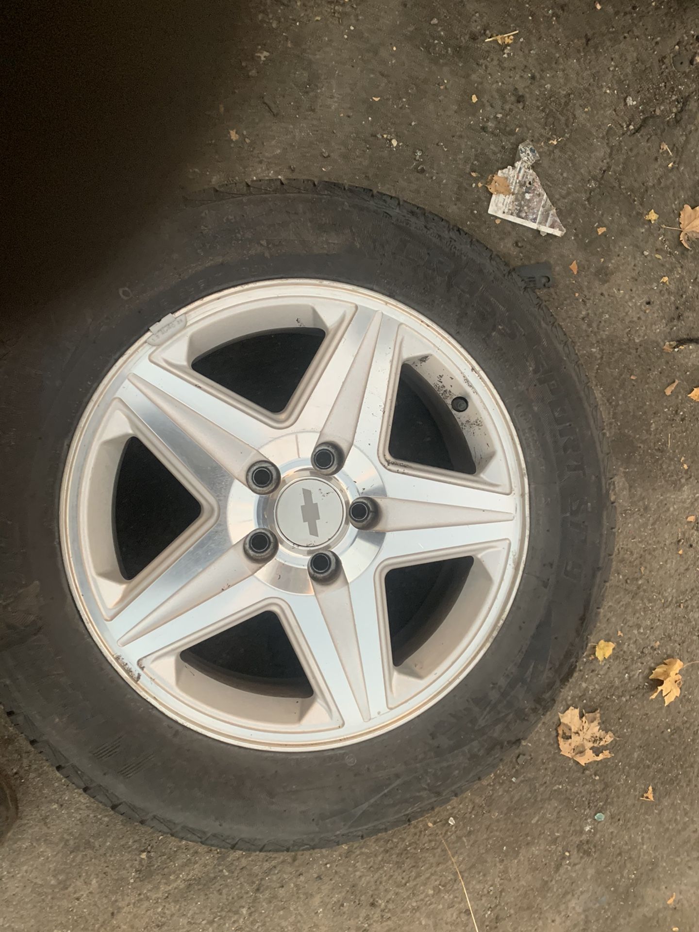 Impala SS tire and rim- have only three -235/55/17