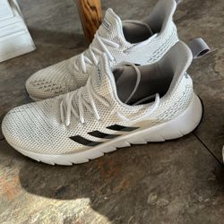 Men’s Adidas 10.5 Sneakers Runners Walking