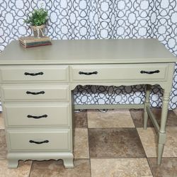 STUNNING REFINISHED VINTAGE DESK!!!