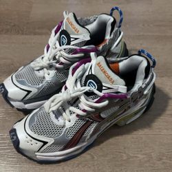 balenciaga multicolor size 42