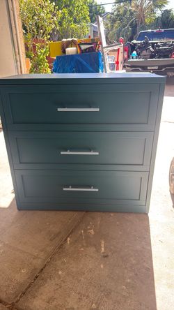 NEEDS TO BE GONE TODAY NEW DRESSER 40$!! Retail 100$ Amazon