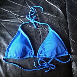 NWOT - Padded Triangle Halter Bikini Top in Blue, Size M