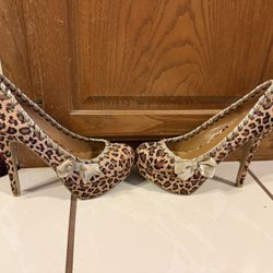 Size 7.5 cute Leopard Platform Heels