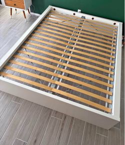 Queen bed frame & mattress