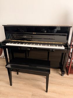 Young Chang U-111 Upright Piano – Polished Ebony