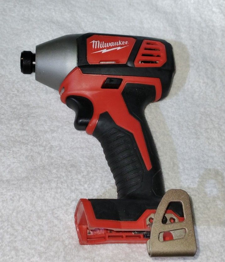Milwaukee M18 18Volt 1/4" Hex Impact Driver!