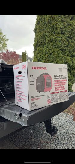 New Honda EU3200i 3200 Watt Bluetooth Portable Inverter Generator $1950