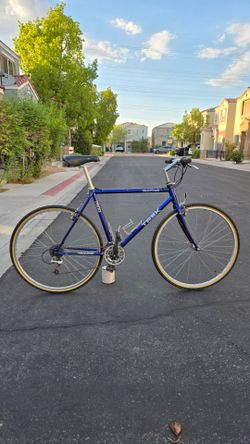 90s Trek 7600 Multitrack bike, 54cm