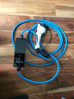 Hyundai Original EV Charger Type 2-Schuko (Controlled Current, Great Condition)