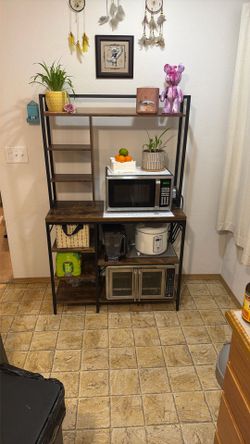Kitchen Hutch / Bakers Rack With Power Outlet