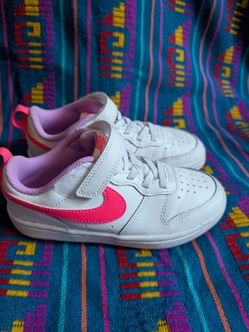 Nike girl shoes