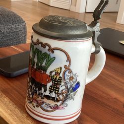 Antique beer stein 1945 hand painted in Munchen