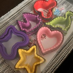 Uncrustable Cutters