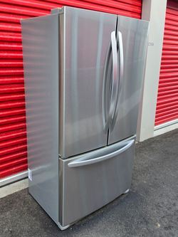 NICE LG STAINLESS STEEL FRIDGE *** COUNTER DEPTH FRIDGE ***