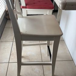 White Bar Stools 