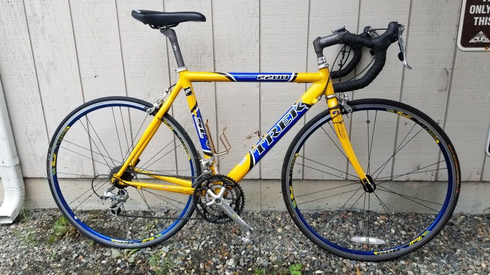 Trek 2200 Road Bike 54cm for Sale in Buckley, WA - OfferUp