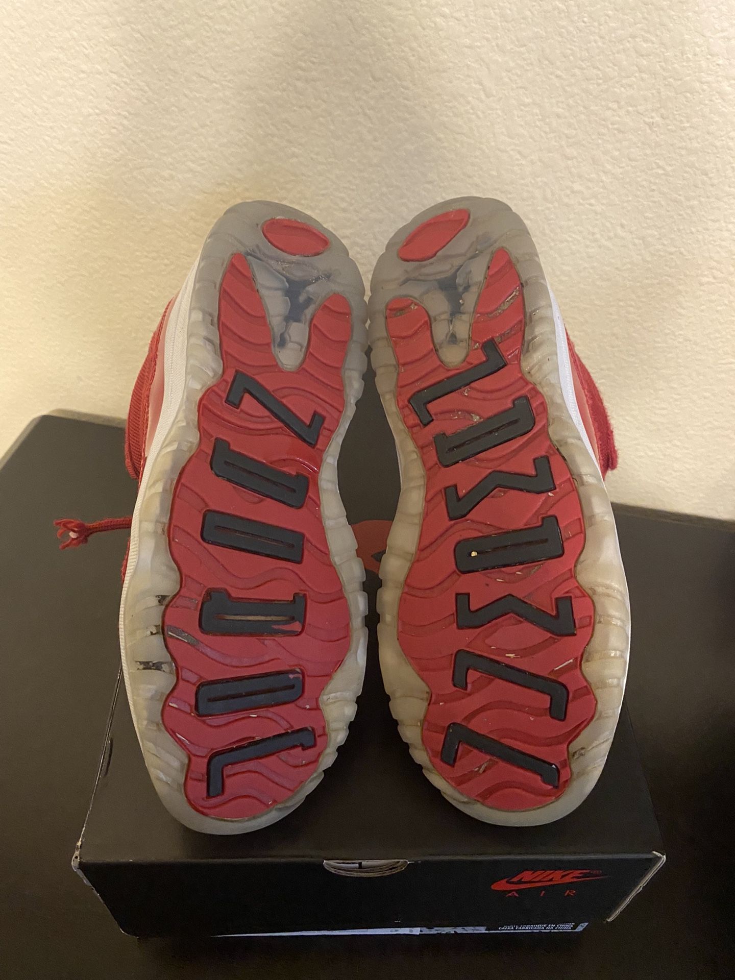 Jordan Retro 11 Win Like 96 Boys Size 3