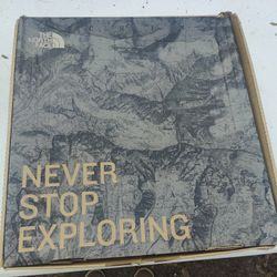 North Face Boots Size  6 Brand New