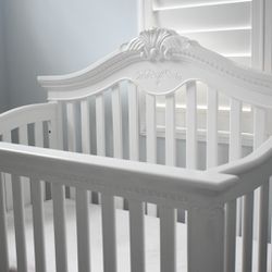 Munire Savannah Baby Crib