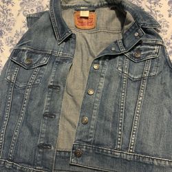 Levi’s Sleeveless Jacket