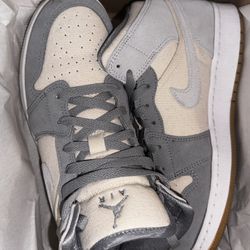 Air Jordan 1 Mid SE GS
