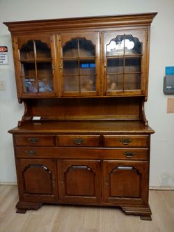 Solid Wood China Hutch Cabinet