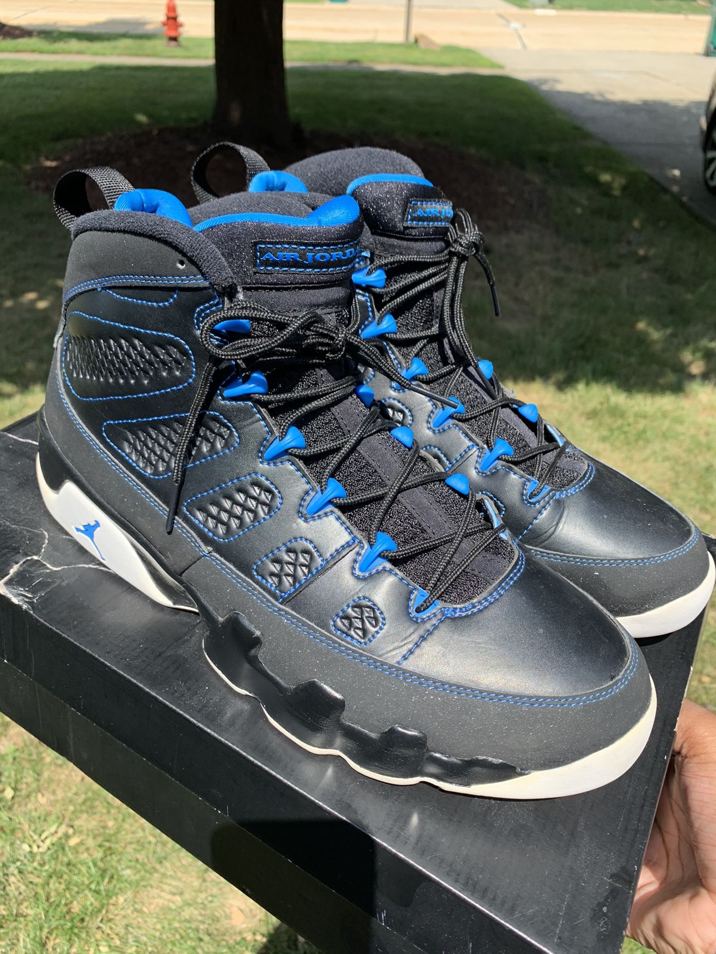 Jordan 9 Retro Photo Blue. Size 12. Used. Only using the app for Purchase.