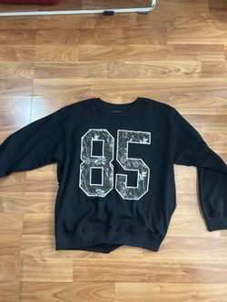 Women’s Camo Sweatshirt Large In Black