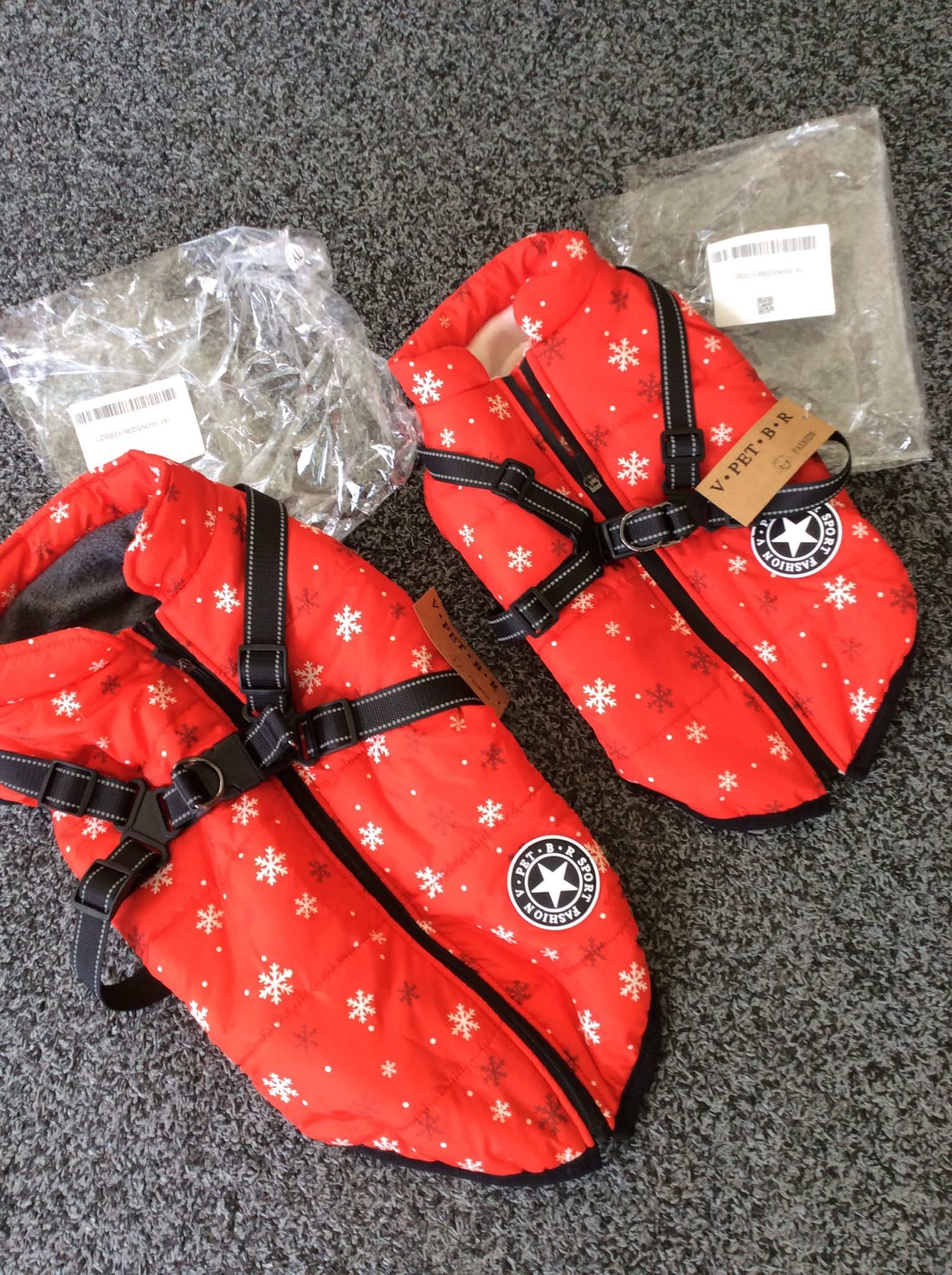 Brand New V-Pet Dog Coats XL &. 3X /EACH (Amazon Retail 39.99 Each)