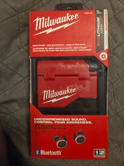 Milwaukee Bluetooth headphones
