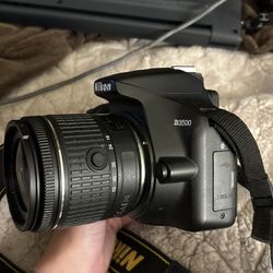 Nikon D3500 DX-Format DSLR Two Lens Kit with AF-P DX NIKKOR 18-55mm f/3.5-5.6G VR & AF-P DX NIKKOR 70-300mm f/4.5-6.3G ED, Black