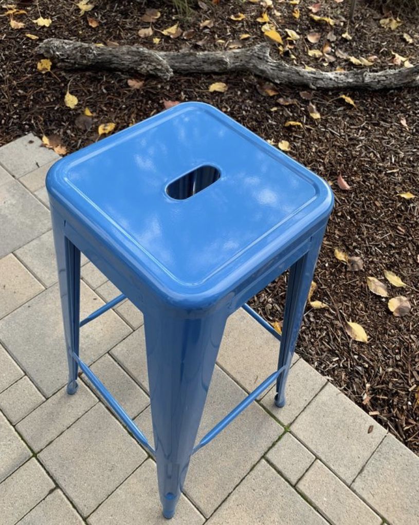 4 blue metal stools, like new!