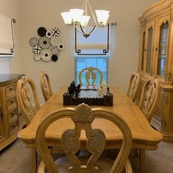 Traditional Dining Set