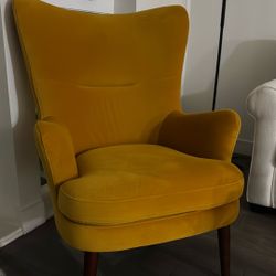 Modern Accent Chair – Scandinavian Design 