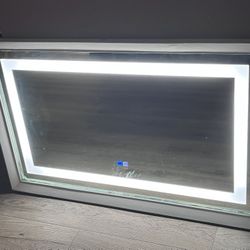 XL Light Up Mirror